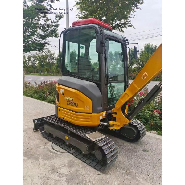 2.7-ton Mini Excavator with 15.6 kW Engine Power and 0.06-0.08 m³ Bucket