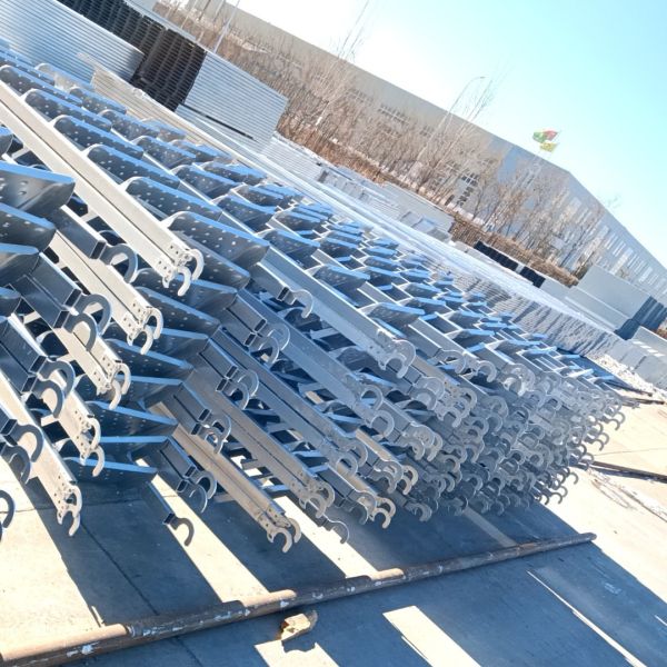 Q235150kg Load Capacity Scaffolding Mounting Ladders Step Width 50cm