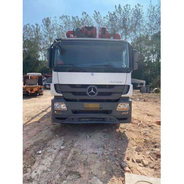 Provide After-sales Service Sy 49 Meter Truck-Mounted Concrete Pump on Mercedes Benz