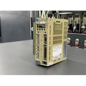 Yaskawa SGDM-04AC-SD2B AC SERVO AMPLIFIER 200-230V 3.4A 0.2KW NEW