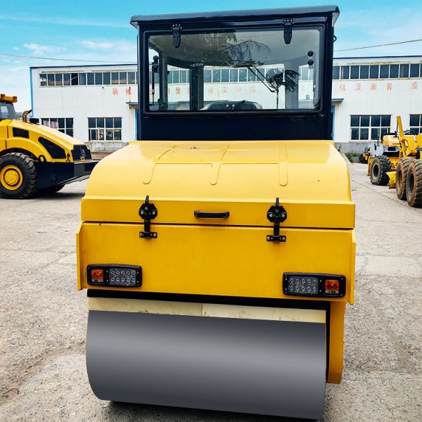 High Quality 6000kg Hydraulic Vibratory Asphalt Compactor Machine 6Ton Road