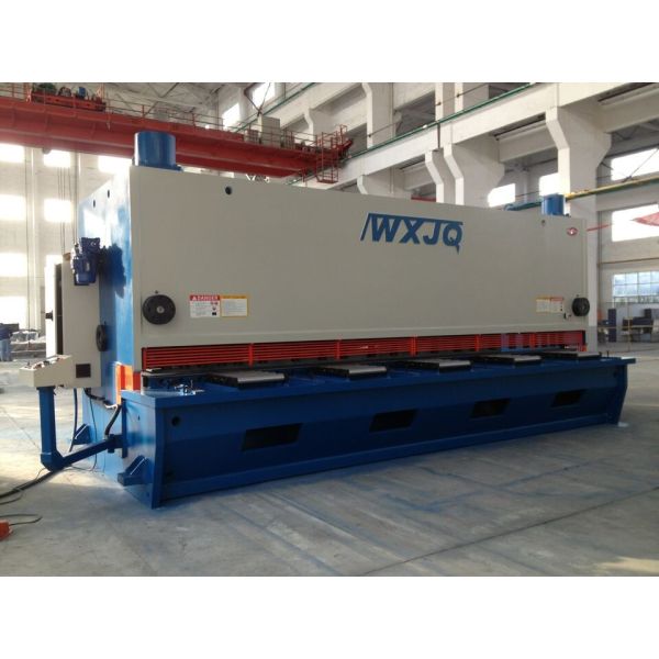 Guillotine Type CNC Hydraulic Shearing Machine For Metal Plate Or Iron Sheet Cutting