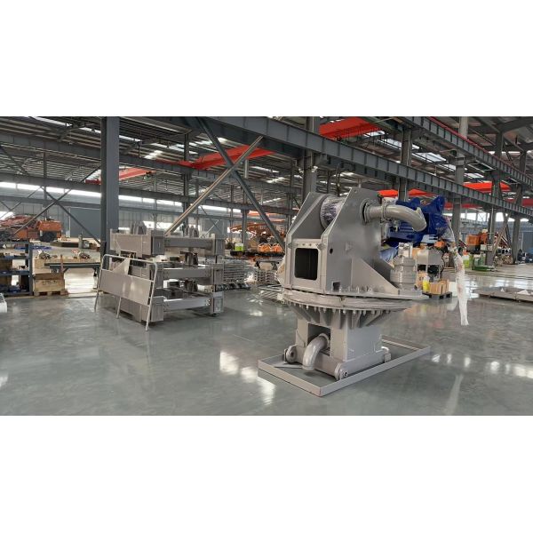 ESSO NUTO H46 Or H32 Hydraulic Oil Type Climbing Concrete Placing Boom with 360°