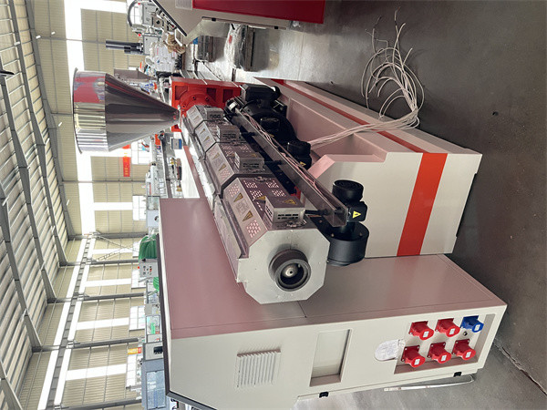 Quality Full-automatic Three-layer PE Pipe Co-extrusion Equipment 120-800kg/hr Automatic Grade Full-automatic wholesale