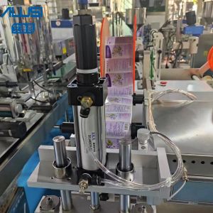 SUS304 Flat Surface Bottle Sticker Labeling Machine Semi Automatic