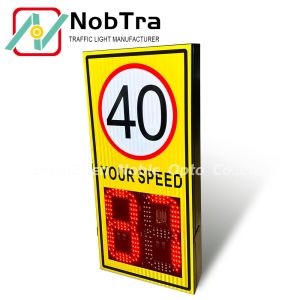 Pole Or Trailer Mount Solar Powered Radar Speed Signs with W Waveform Detects Moving Vehicles and 140 Pcs LED Quantities