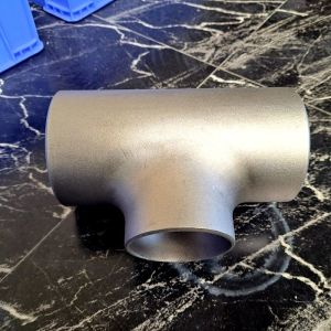 Cheap GR1 Titanium Dn200 Pipe Equal Tee For Chemical Fertilizer for sale