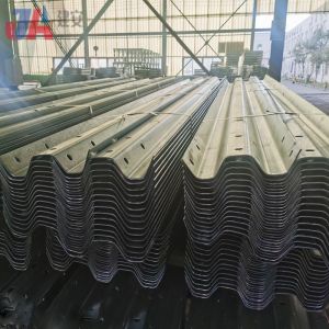 Roadway Safety Galvanized W Beam Highway Guardrail Systems Made of Q345 Strip