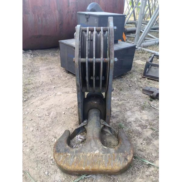 6 Shaft Number QAY300 300 Ton Hydraulic Truck Crane for Large Construction Projects