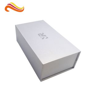 Cheap Rectangle Silver Rigid Gift Boxes , Handmade Magnetic Gift Box Color Customized for sale