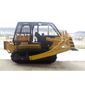 XG4221L Forestry Logging Bulldozer With Mechanical Winch For Africa Muddy