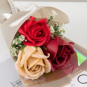 China Artificial rose bouquets, soap flowers, artificial flowers, graduation season souvenirs, gift boxes, cross-border wholesale for festivals on sale