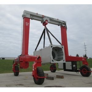 High Capacity Mobile Gantry Cranes Precise Lifting In Shipyard
