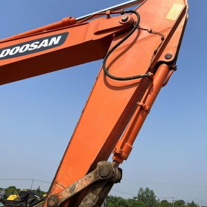 147KW Used Doosan DH300 Excavator 1.27m3 Bucket Capacity Original Version