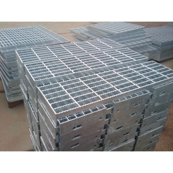 Quality Building Materials Expanded Metal Mesh Galvanized Steel Grating Weight Per Square Meter wholesale