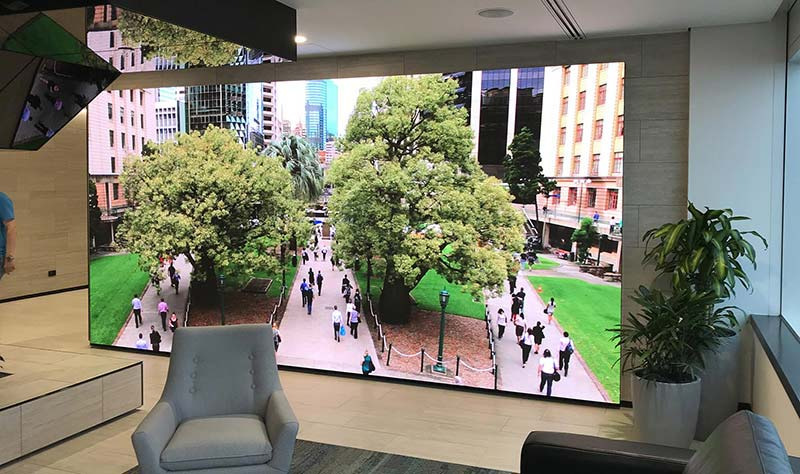 OEM UHD Small Pixel Pitch Led Video Wall Display P0.9/1.25/1.5/1.8mm