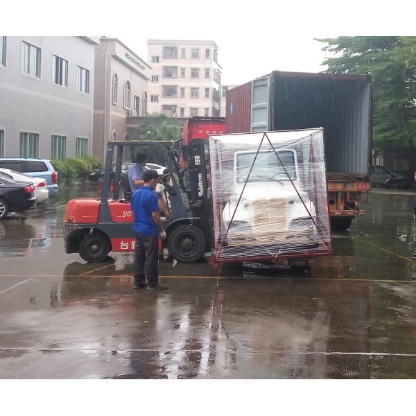 8 Seats Enclosed Passenger Cabin Electric Sightseeing Car With Horn Speaker For City Walking Street