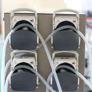 Automatic Multi-Head Filling Valve Head Essential Oil Spray Bottle Dropper