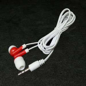 ODM Earphones With Gift Packing Earphone headphones With Pvc Cable Sensitivity