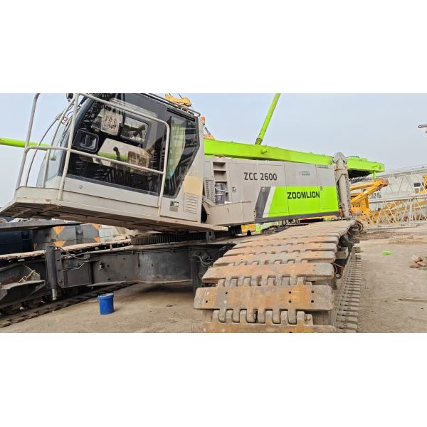 Extremely Efficient ZCC2600 260 Ton Mobile Hydraulic Crawler Crane Heavy Lifting Equipment