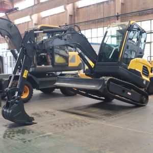 4000kg Mini Backhoe Excavator 3.3m Digging Depth 4.4km/H Miniature Excavator