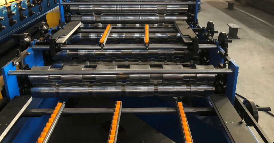 Zentile Elegantile Roof Roll Forming Machine Versatile Orientile