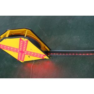 DC AC Solar Power supply Rubber LED Arrow Board Warning Functioncation
