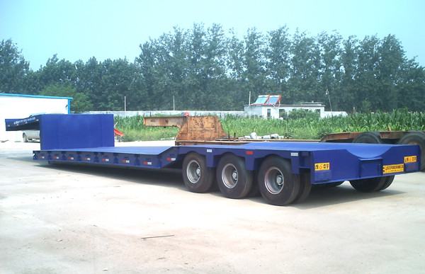 Quality 80 Tons Gooseneck Low Bed Semi Trailer For Construction High Performance wholesale