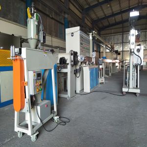 Low Noise Wire Extrusion Machine , Single Screw UAE Power Cable Extruder Machine