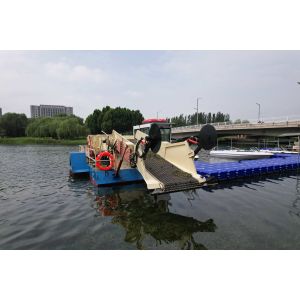 River Cleaning Boat with Low Fuel Consumption