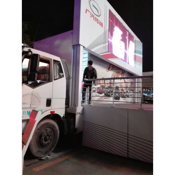 Commercial Mobile Led Display Screen , Led Mobile Advertising Trucks 10 Pixel Pitch