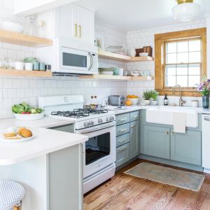 American Shaker Style Light Blue Lacquer Small Kitchen Cabinet Set With Sink For Cottage