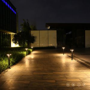 5W Rechargeable Solar Garden Light