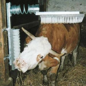 OEM Rotary Cow Scratching Brush For Livestock Body Back