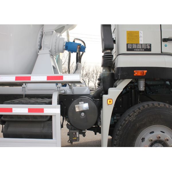 10CBM SINOTRUK HOHAN Concrete Mixer Truck Euro2 290HP 6X4 RHD ZZ5255GJBM3846B1