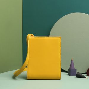 China Yellow 17*5*14cm Genuine Leather Shoulder Bags With Lock on sale