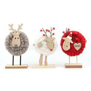 China Handmade Yarn-Wrapped Wooden Christmas Ornaments Tree Reindeer Decor on sale