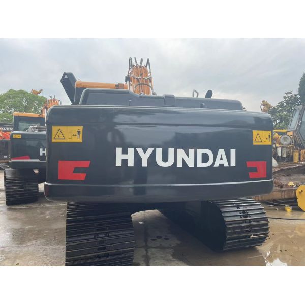 Preowned Excavator Digger with Cummins Engine 100-500 Hp Power / 5-10 M Dumping