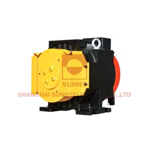 China 400kg Load 0.4m/S Elevator Lift Traction Machine With 28 Poles on sale