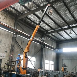 0.6t 5m Hydraulic Pedestal Mouted Small Marine Cranes