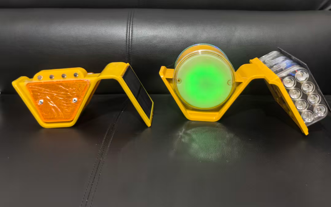 Cheap Solar Guardrail Reflective Trapezoid Delineator Yellow &amp; Red LED Light Plastic Material Modern Guardrail Delineator for sale