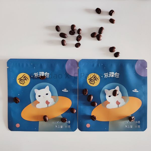 Quality Custom Printed Packing Bag with Zipper Closure and Die-cut Handle wholesale