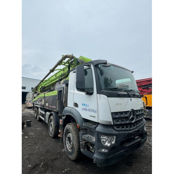 Quality Zoomlion Concrete Pump Truck 56m Vertical Reach Using Mercedes-Benz Chassis for 20 Years wholesale
