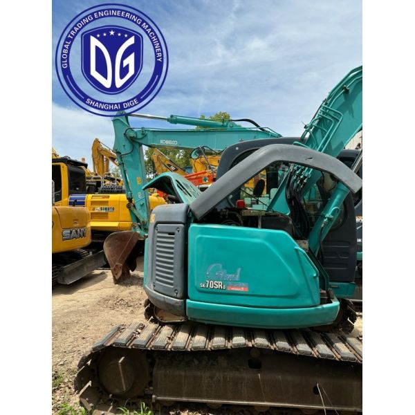Maneuverable Sk75SR Used Kobelco 7.5 Ton Excavator Versatile For Construction