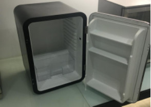 Reliable Compact Black Retro Mini Fridge High Efficient Evaporator