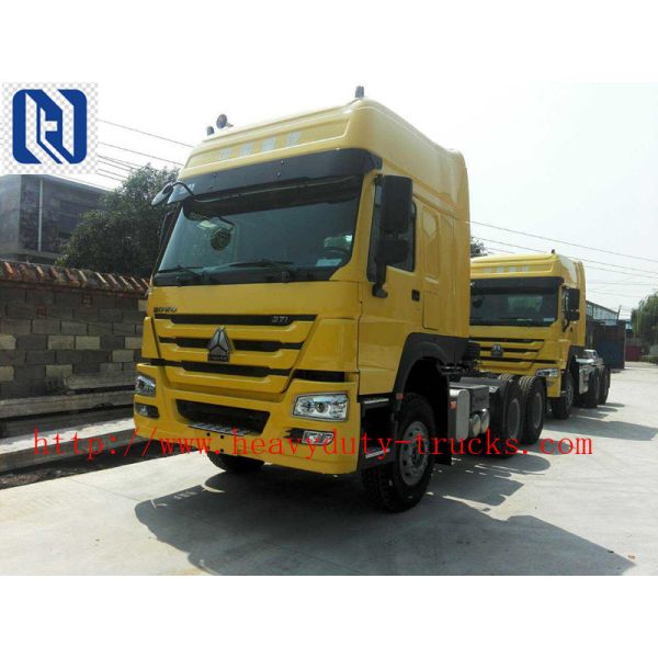 Howo7 6X4 Tractor Trailer Truck LHD 10 Wheels HW 79 High Roof Cab Two Berths 102 km / h