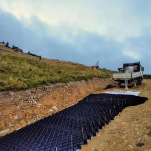 Black HDPE Geocell For Road Base Stabilization Slop Protection Textured