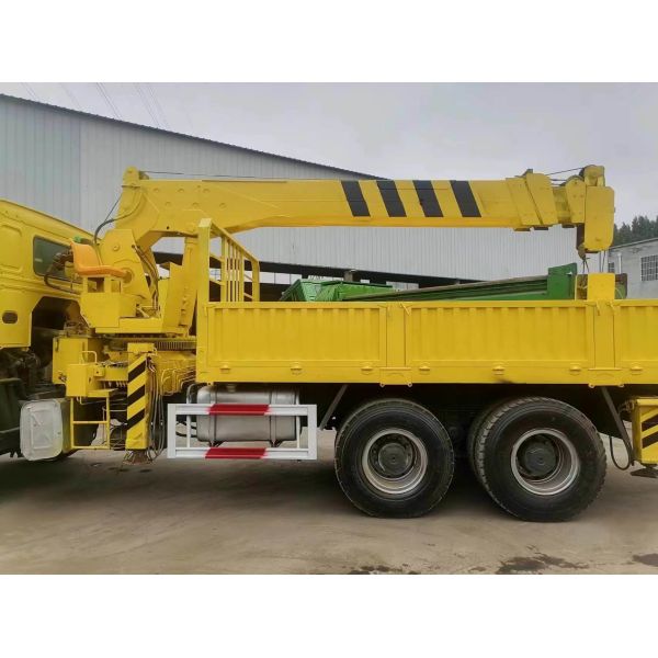 Quality 14 Ton Hydraulic Mobile Lorry Crane with Straight Boom and Customized Crane Jib 1 wholesale