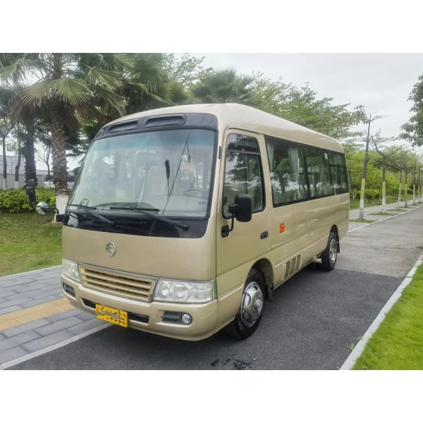 Second Hand Coaster 6 Meters Front Engine 19 Seats Used Golden Dragon Minibus