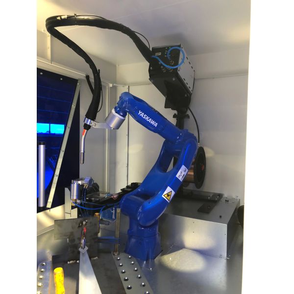 YASKAWA AR700 Industrial Welding Robot With 727mm Reach